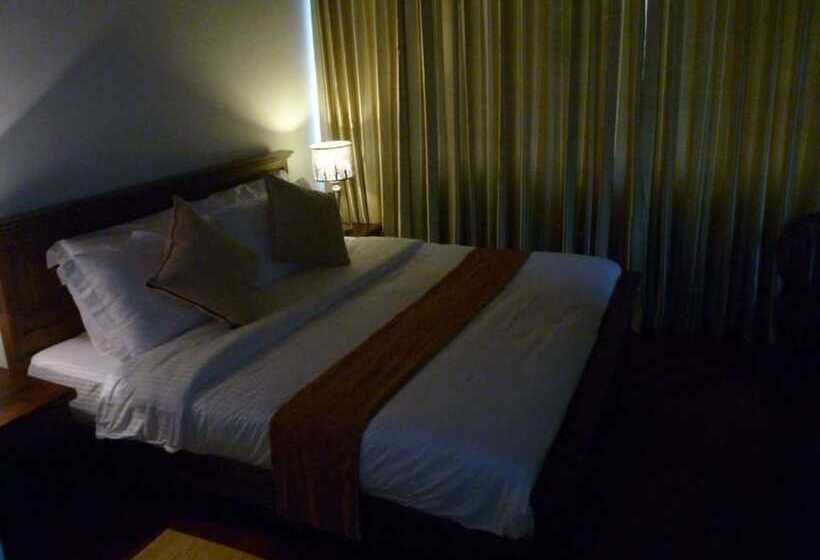 Отель Daffodil S