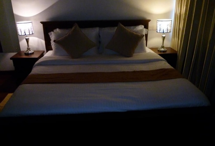 Отель Daffodil S