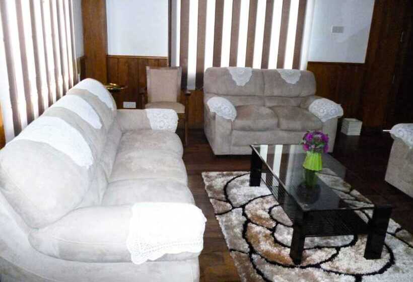 Отель Daffodil S