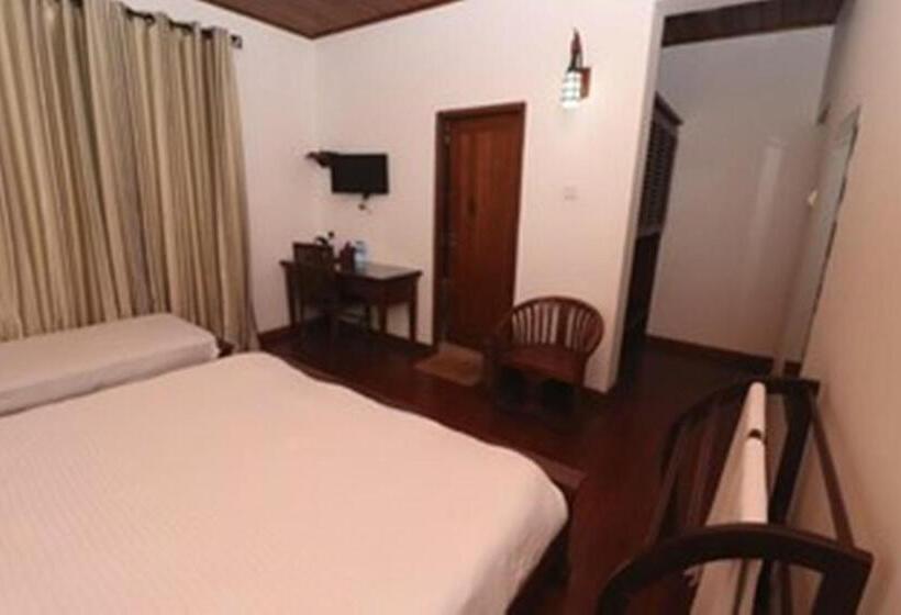 Отель Daffodil S