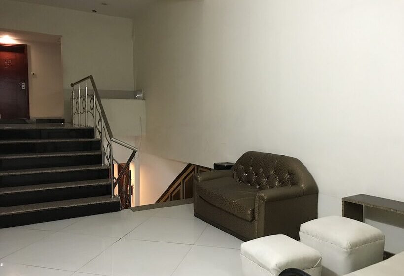 هتل Delite Sarovar Portico Faridabad