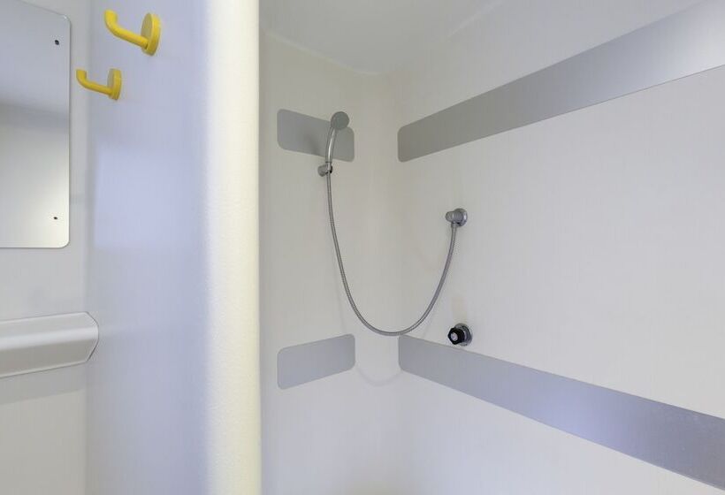 Отель F1 Evreux Sud