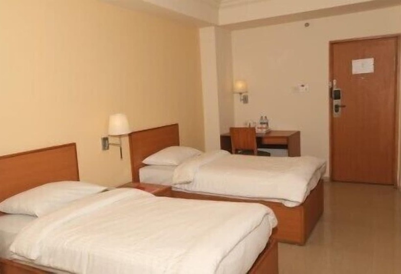 Hotel Ginger Vapi