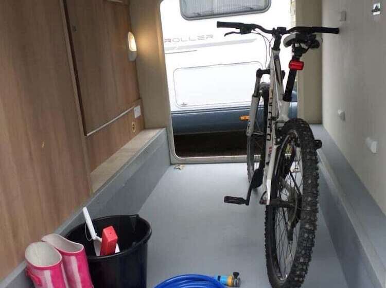 Отель Go Outdoors Motor Home Caravan Park