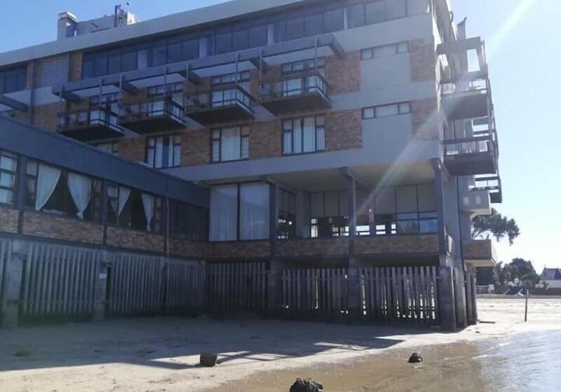 בית מלון כפרי Hoedjiesbaai