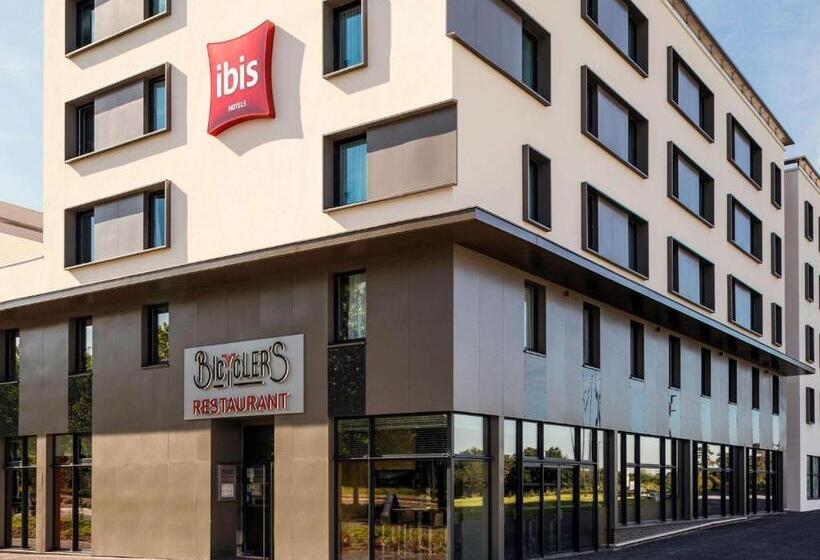בית מלון כפרי Ibis Saint Quentin En Yvelines Velodrome
