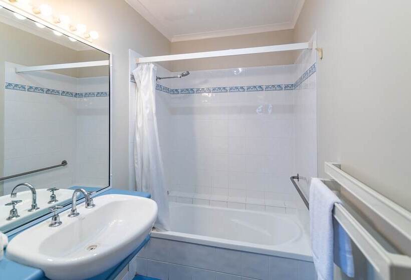 בית מלון כפרי Nrma Broulee Holiday Park