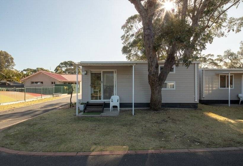 בית מלון כפרי Nrma Broulee Holiday Park