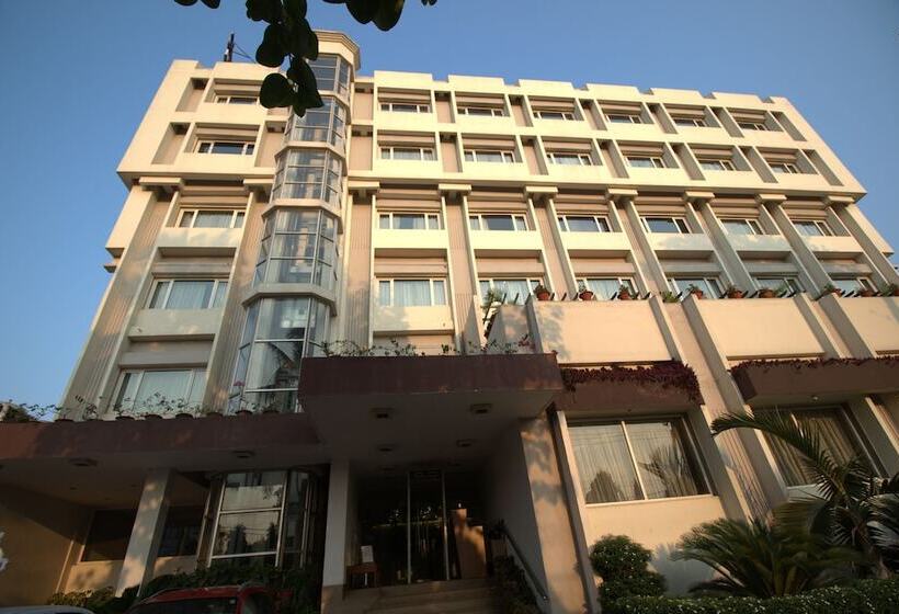 ホテル Ira By Orchid Bhubaneswar