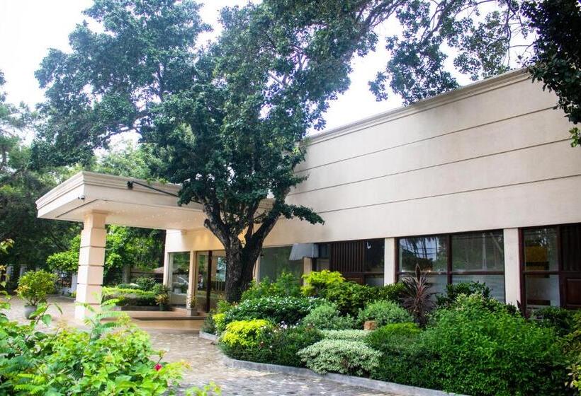 Отель Jade Green Hambantota