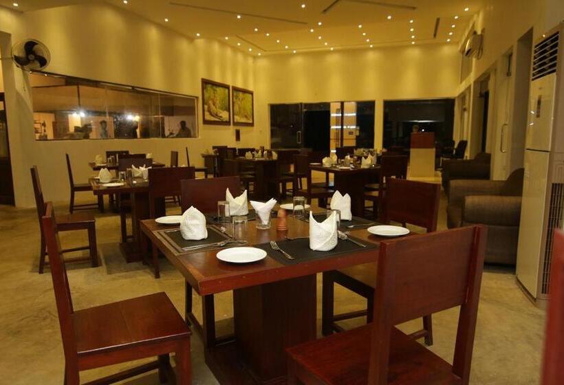 Отель Jade Green Hambantota