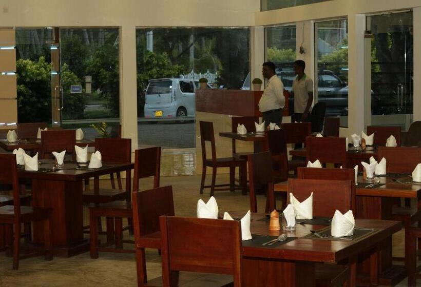 Отель Jade Green Hambantota