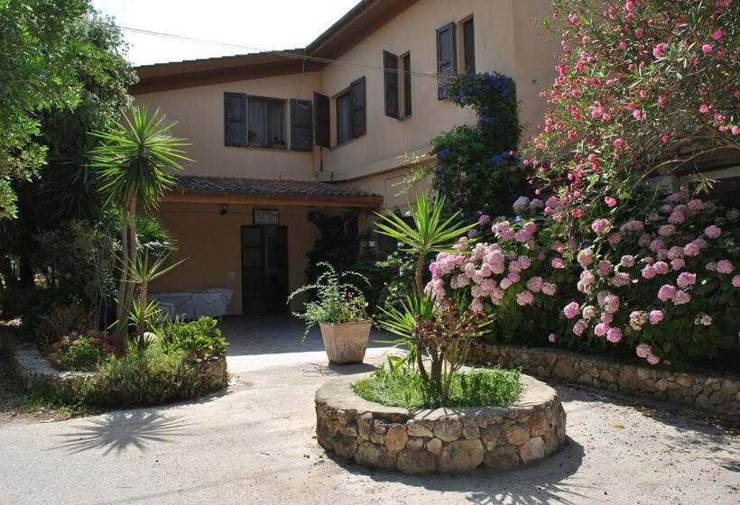 בית מלון כפרי La Pineta