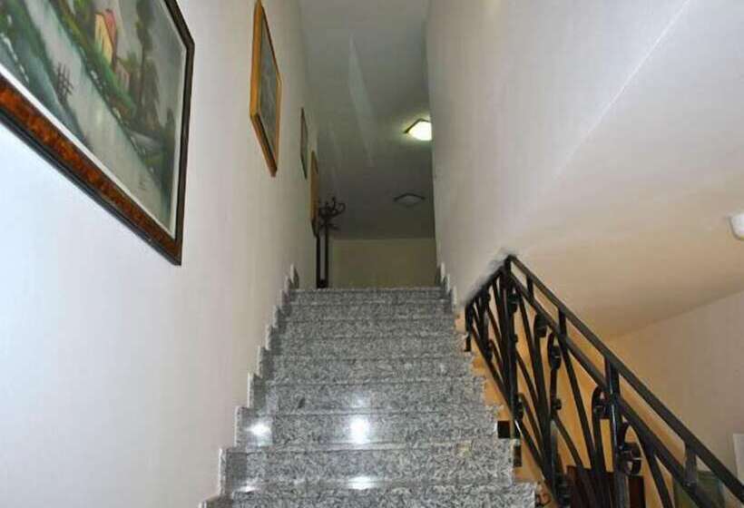 בית מלון כפרי La Pineta