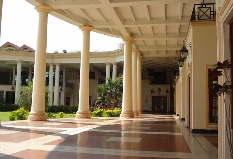 酒店 The Lake Land Country Club Residency