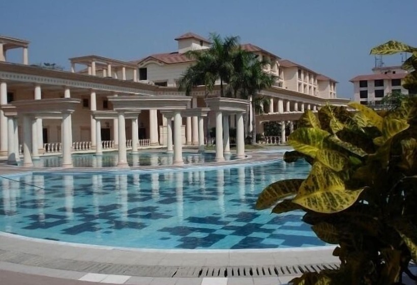 酒店 The Lake Land Country Club Residency