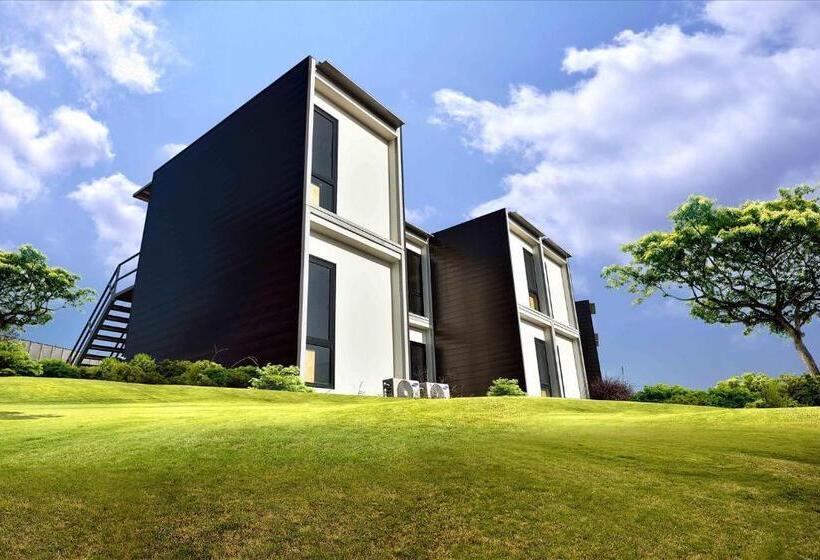 בית מלון כפרי Lakeview Terrace Resort Pengerang