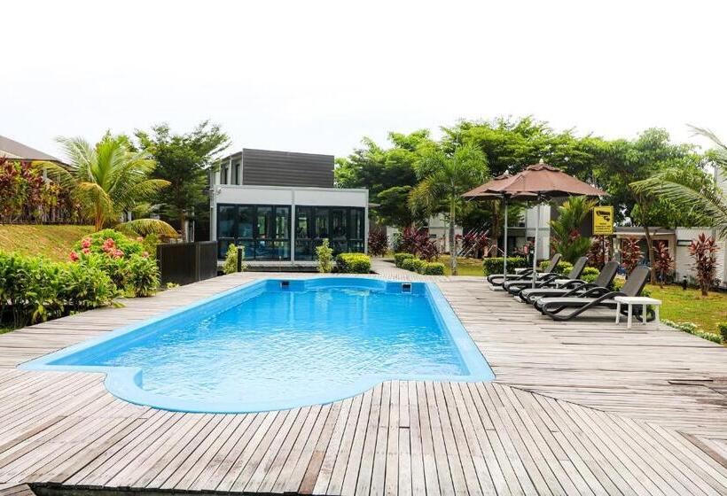 בית מלון כפרי Lakeview Terrace Resort Pengerang