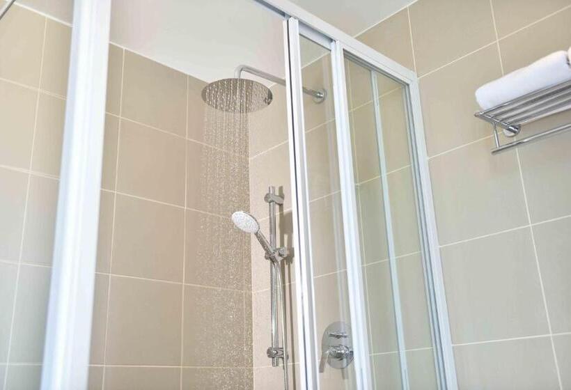 فندق Lakeview Terrace Resort Pengerang