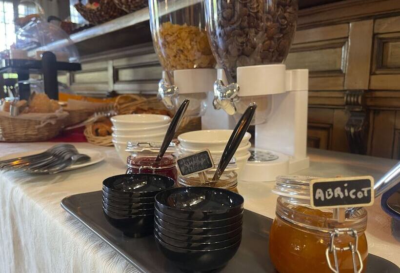 فندق Le Grand Hôtel Molière