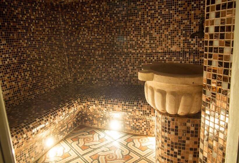 هتل Marton Rokossovskogo