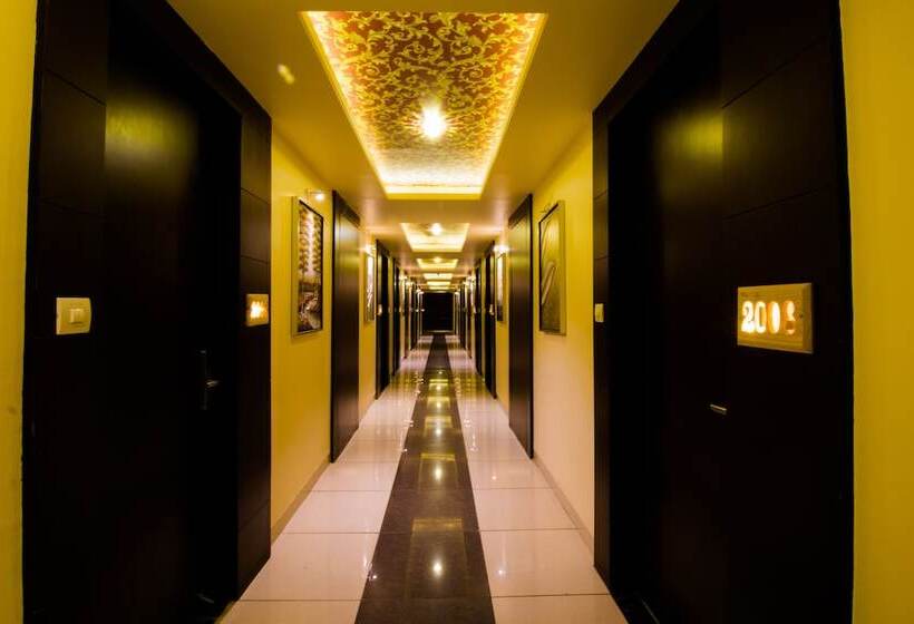 Отель Mittal Avenue & Paradise