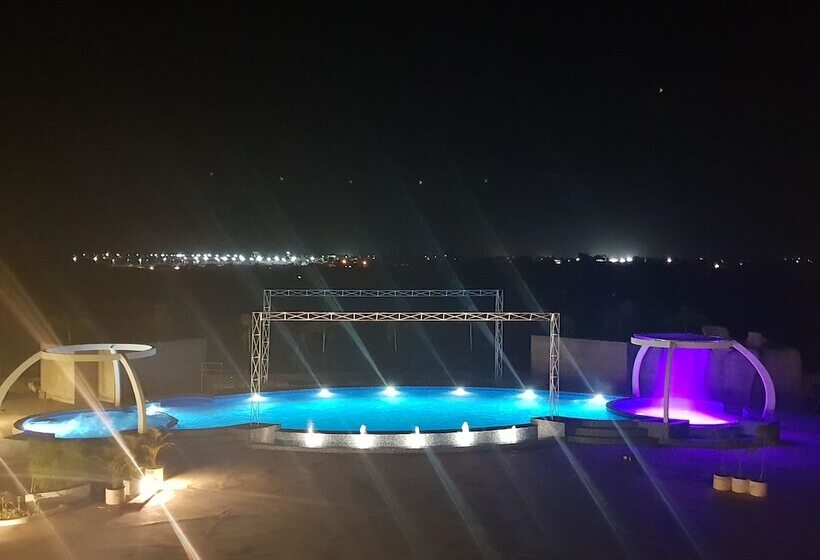 Отель Mittal Avenue & Paradise