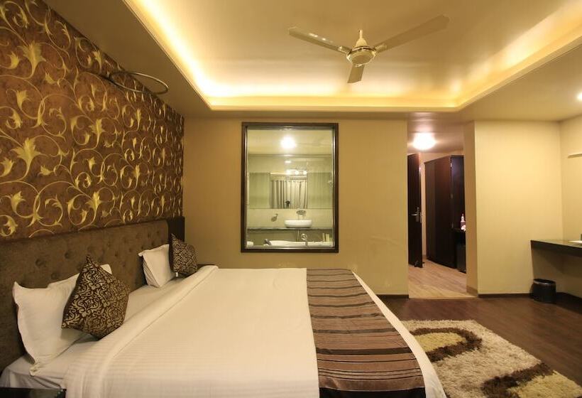 Отель Mittal Avenue & Paradise