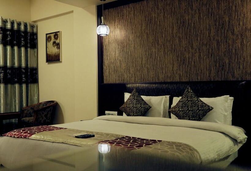 Отель Mittal Avenue & Paradise