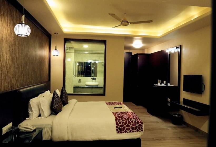 Отель Mittal Avenue & Paradise