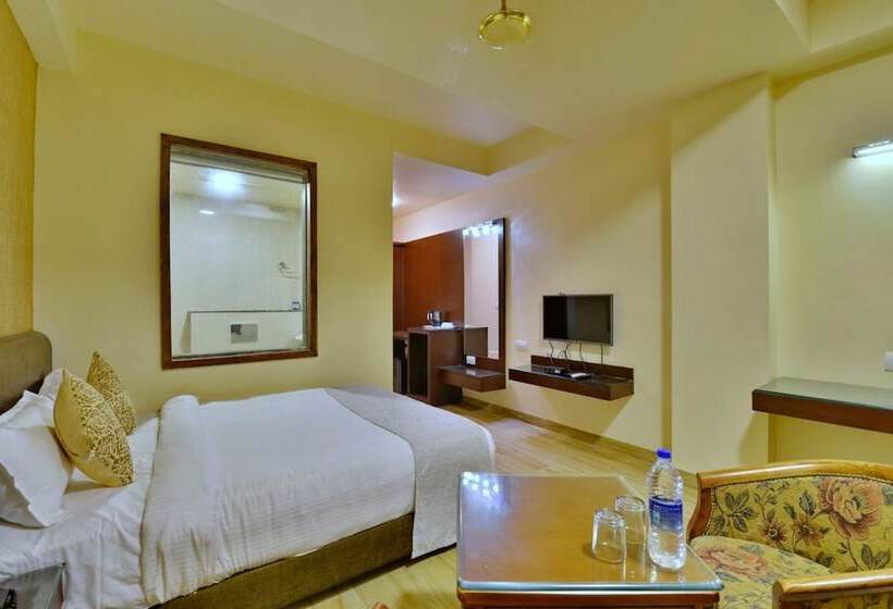 Отель Mittal Avenue & Paradise