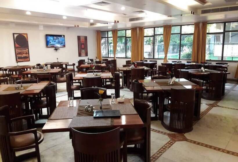 Отель New Delhi Ymca Tourist Hostel