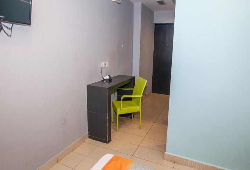 ホテル Oyo Rooms Center Point Mall