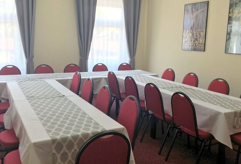 Отель Pension Village