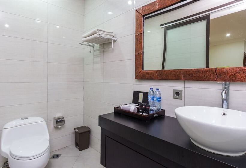 호텔 Reddoorz Plus @ Shri Lakshmi Seminyak