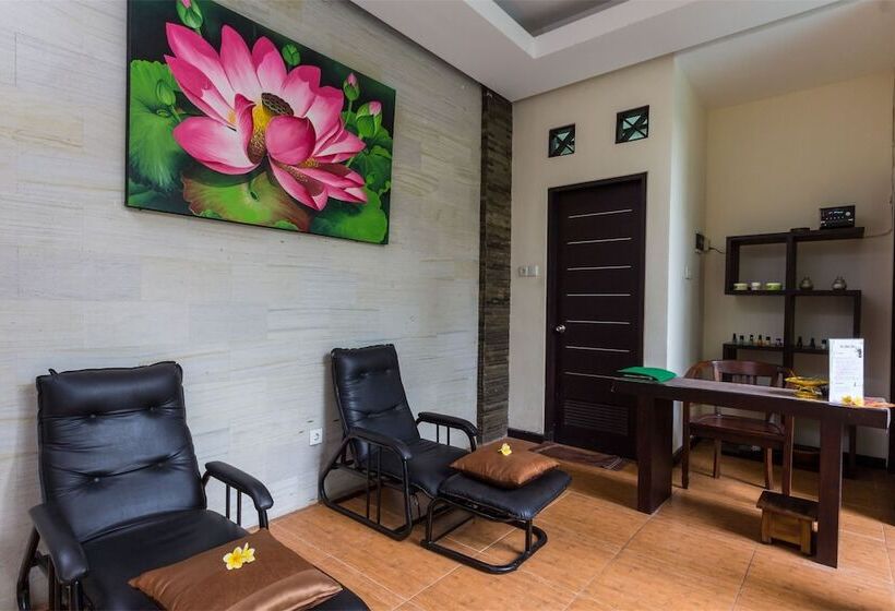 호텔 Reddoorz Plus @ Shri Lakshmi Seminyak