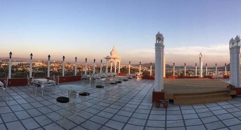 هتل Regenta Central Mewargarh, Near Biological Park