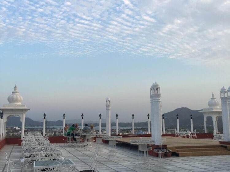 هتل Regenta Central Mewargarh, Near Biological Park