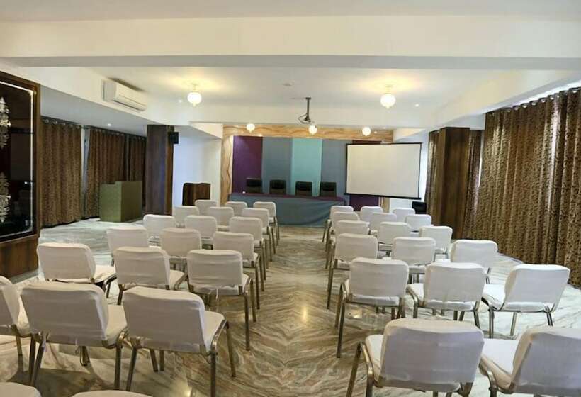 هتل Regenta Central Mewargarh, Near Biological Park