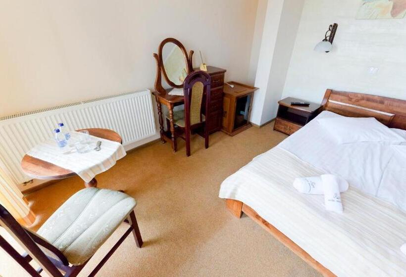 酒店 Restauracja Koral