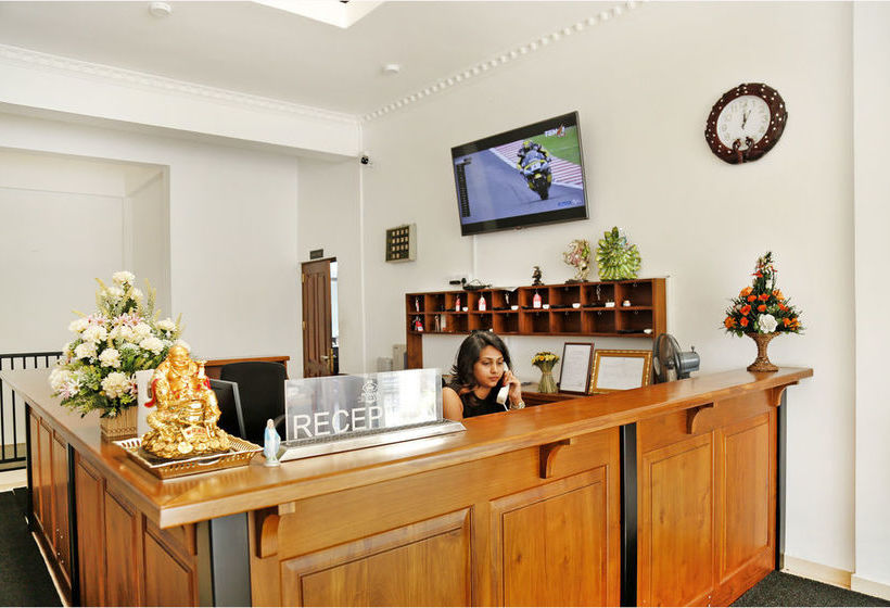 בית מלון כפרי Ronaka Airport Transit