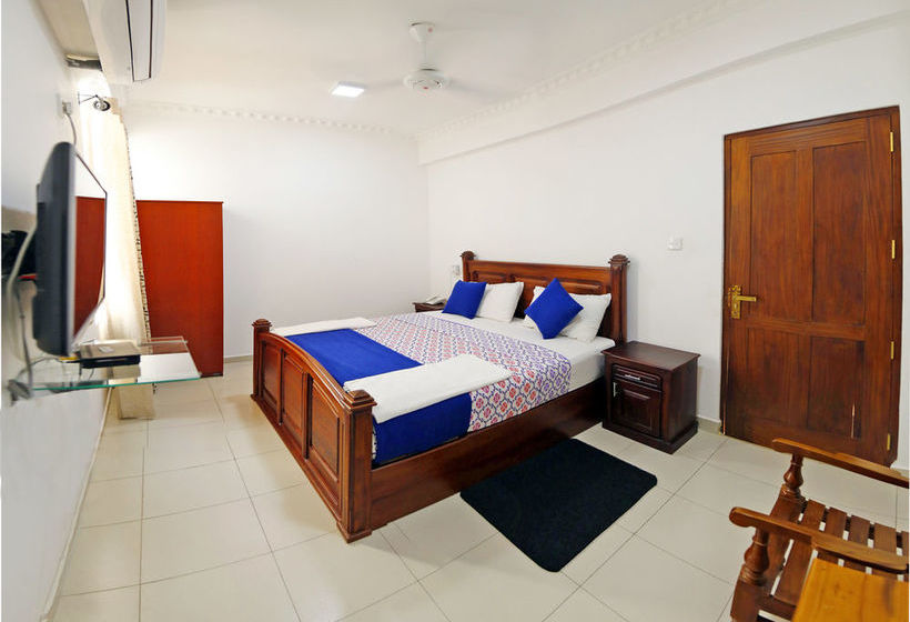 בית מלון כפרי Ronaka Airport Transit