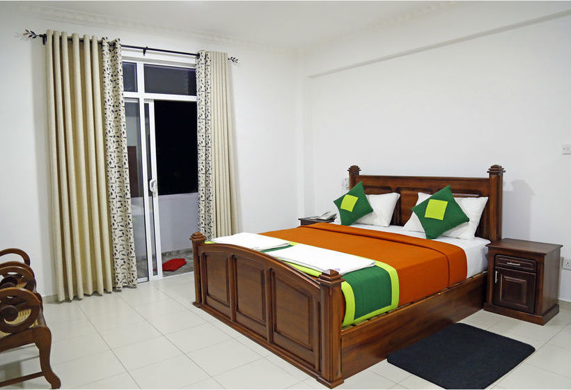 בית מלון כפרי Ronaka Airport Transit