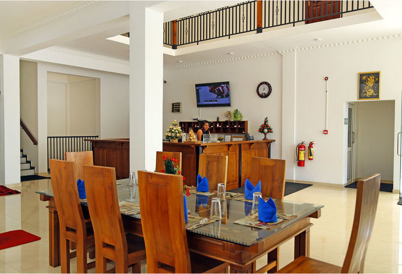 בית מלון כפרי Ronaka Airport Transit