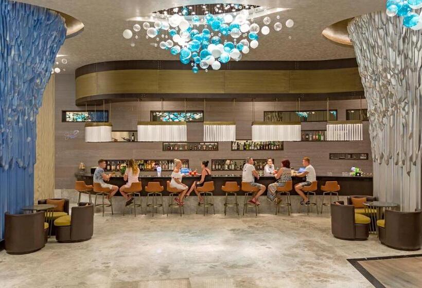 هتل Royal Seginus