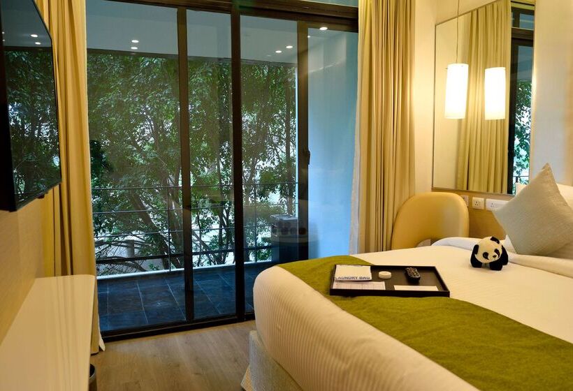 Отель Sarovar Portico Outer Ring Road