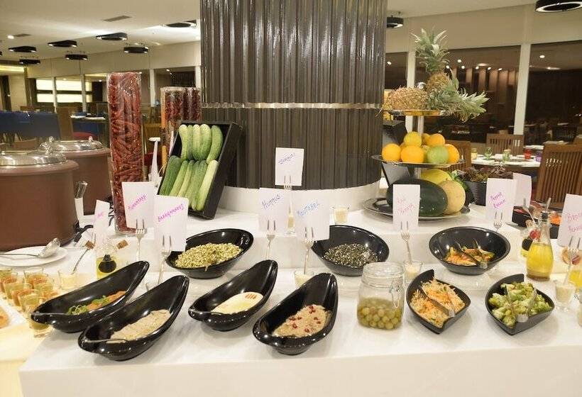 Отель Sarovar Portico Outer Ring Road