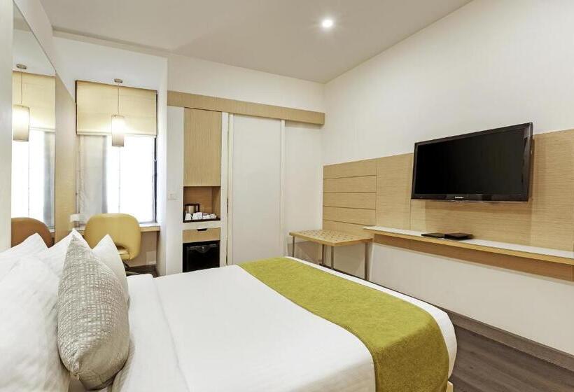 Отель Sarovar Portico Outer Ring Road