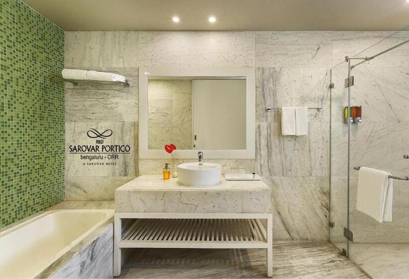 Отель Sarovar Portico Outer Ring Road