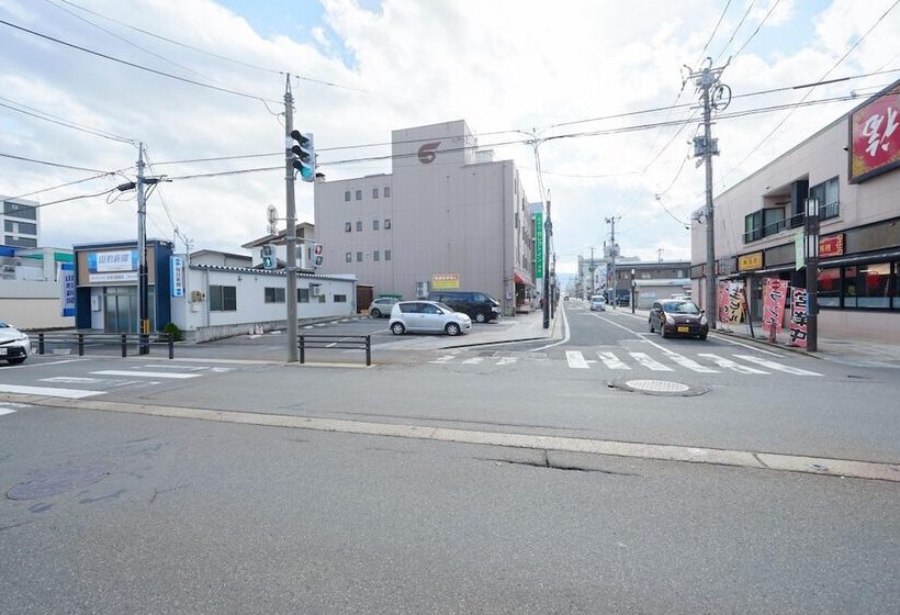 בית מלון כפרי Select Inn Yonezawa